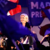 Le Pen kupfert bei Fillon ab
