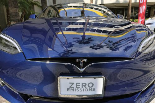 Tesla nimmt Fahrt auf, aber verdient noch nichts. Foto: AP