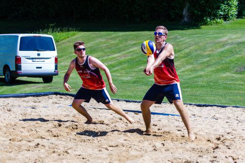Die Brüder Benjamin (l.) und Marco Halbeisen sind bei der Beachtrophy am Wörthersee auf Position vier gesetzt. Fotos: Domig