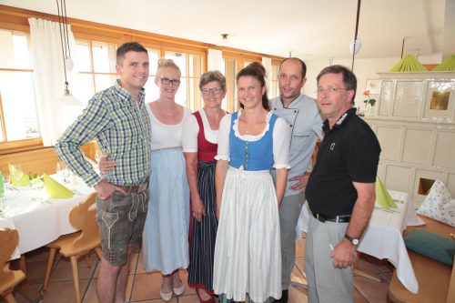 Die Gastgeber: Paul Bröll, Maija Kalliola, Barbara Bröll, Michaela Gmeiner, Christian und Michael Bröll. Fotos: Arno Meusburger