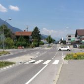 Sicheres Überqueren von Nenzinger Kreuzung