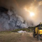 Tausende nach Bränden in Südafrika evakuiert