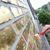 Hausfassade wird vergoldet