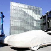 Betonporsche von Bechtold vor dem KUB