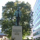 Besondere Bäume, Schluchten und Felsen