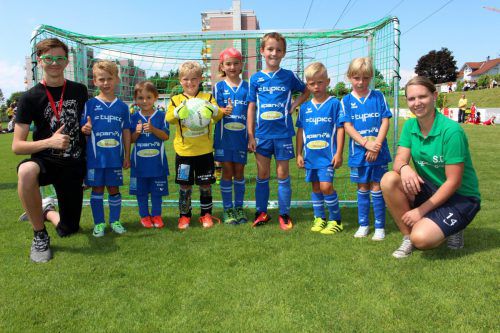 Mit dabei auch das U-7-Team des SV Typico Lochau mit den Trainern Désirée Sutter und Lukas Slemenda.