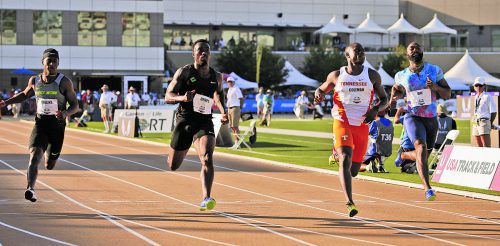 Schlechter Start, Tyson Gay (r.) konnte gegen Sieger Christian Coleman und Jeff Demps nicht bestehen. Foto: ap