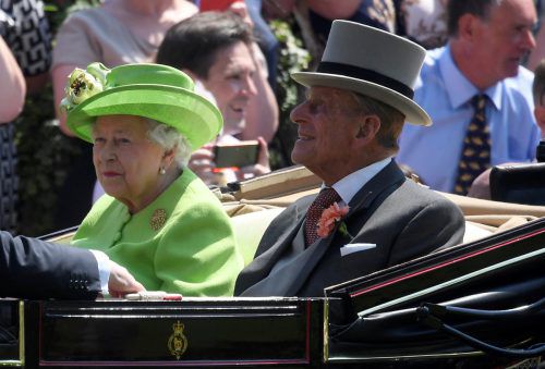 Am 10. Juli 1947 gaben die damalige Kronprinzessin und der Marine­leutnant ihre Heiratspläne bekannt.  Foto: Reuters