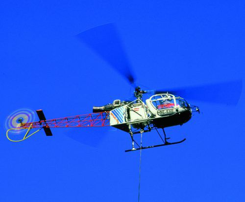 Der Aérospatiale SA-315 Lama ist ein leichter Mehrzweckhubschrauber. Er wurde vom französischen Hersteller Sud Aviation ursprünglich für die indische Luftwaffe speziell für den Einsatz in hoher und heißer Umgebung konzipiert.» Höchstgeschwindigkeit: 192 km/h» Modelleinführung: Juli 1971» Länge: 13 m» Spannweite: 11 m» Erstflug: 17. März 1969» Typ: Leichter Mehrzweckhubschrauber