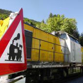 Schwertransport auf Schienen abgewickelt