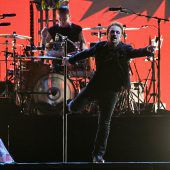 Große Show im Regen: U2 begeistern in Berlin
