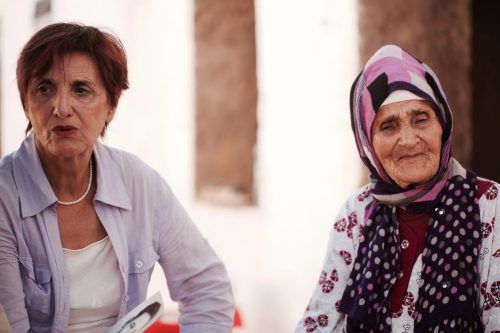 Die Vorarlbergerin Karin Trappel bei einem Besuch in Marokko mit ihrer Tante Zahra. Foto: TAS/Jawad Rhalib