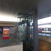 Im Bahnhofslift gefangen: Erste Verhandlungsrunde