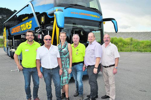 Familie Loacker hatte Grund zum Feiern: Timo, Quido, Sandra, Herbert, Ralf und Helmut Loacker (v. l.).  Foto: ver