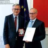 Rebublik ehrt AK-Direktor Rainer Keckeis