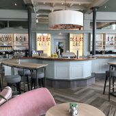 Café Rhesi macht im Rheincenter auf