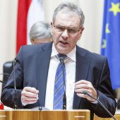 Bundesrat warnt vor digitalem Informationskrieg