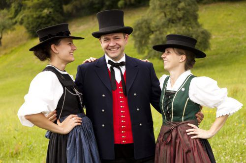 Im Rahmen des 67. Arlberger Musikfests in Lech findet am Samstag auch der Landestrachtentag statt.
               
              FOTO: VORARLBERGER LANDESTRACHTENVERBAND