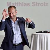 Strolz verteidigt seinen Platz an der Neos-Spitze