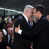 Macron bekräftigt Frankreichs Schuld