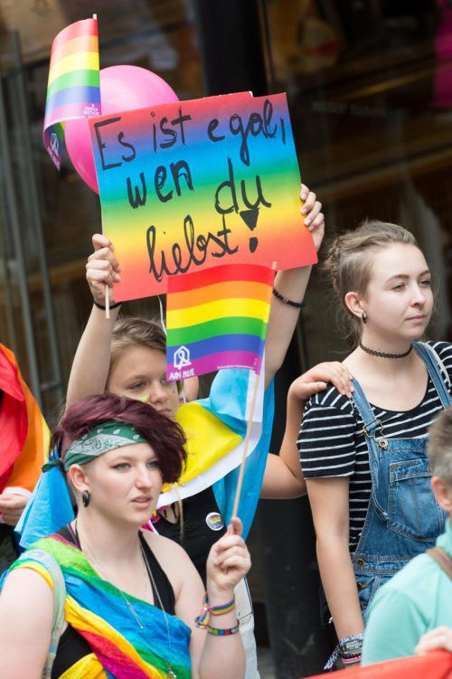 Rund 300 Menschen waren beim zweiten „Christopher Street Day“ in Bregenz dabei. Foto: Stiplovsek