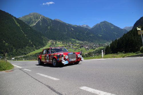 Seit 20 Jahren rollen im Juli rund 180 Vorkriegsfahrzeuge, legendäre Supersportwagen, Luxuskarossen und bestens vertraute Alltags-fahrzeuge durch das Montafon und die angrenzenden Regionen. foto: Motor Presse Stuttgart/Hans-Dieter Seufert