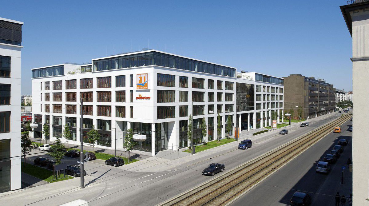 2010 wurde die neue Konzernzentrale in München ihrer Bestimmung übergeben. FA
