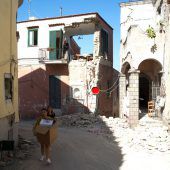 Touristen flüchten nach Beben von Insel Ischia
