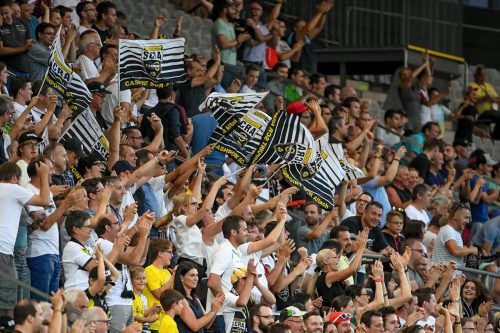 3852 Fans, darunter auch ein paar Dutzend belgische, sorgten im Tivoli-Stadion für ordentlich Stimmung.  Fotos: GEPA, ger