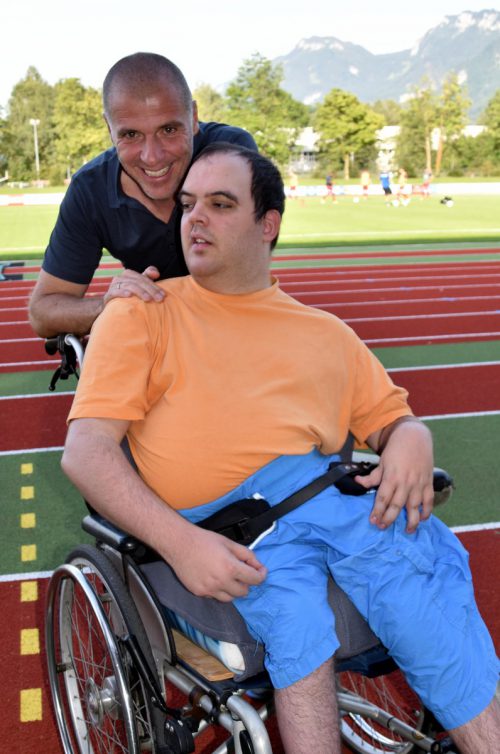 Altach-Trainer Klaus Schmidt mit Michael Alge.