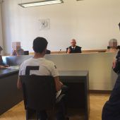 Attacke am Bahnhof mit Messer, Pfeil und Bogen