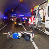 Biker-Unfall im Tunnel