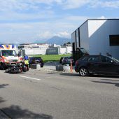 Biker übersehen und zu Sturz gebracht