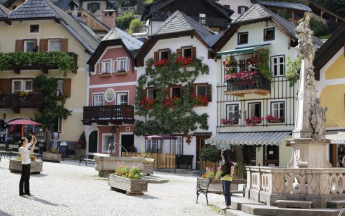 Hallstatt, von dem es auch eine Kopie in China gibt, ist pro Jahr mit bis zu 700.000 Tagesgästen konfrontiert.  Foto: Reuters