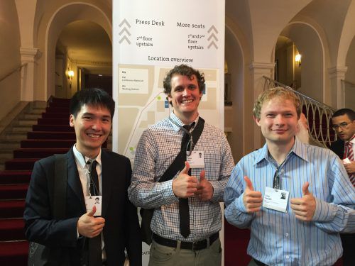 Junnan, Carter und Cary (v. l.) aus den USA gehören zu den Auserwählten, die in Lindau Nobelpreisträger treffen dürfen.  Foto: VN/hk