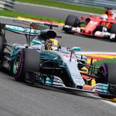 Hamilton siegt im Jubiläumsrennen
