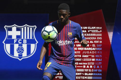 Ousmane Dembélé jongliert erstmals im Barcelona-Dress. AFP
