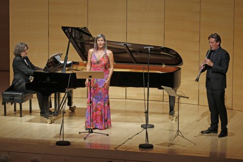 Sängerin Marlis Petersen, Pianist Camillo Radicke und Klarinettist Paul Meyer begeisterten gestern Nachmittag. Foto: Schubertiade