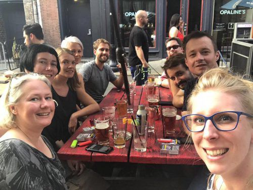 VN-Redakteur Peter Schuster mit Journalistenkollegen in Portland.