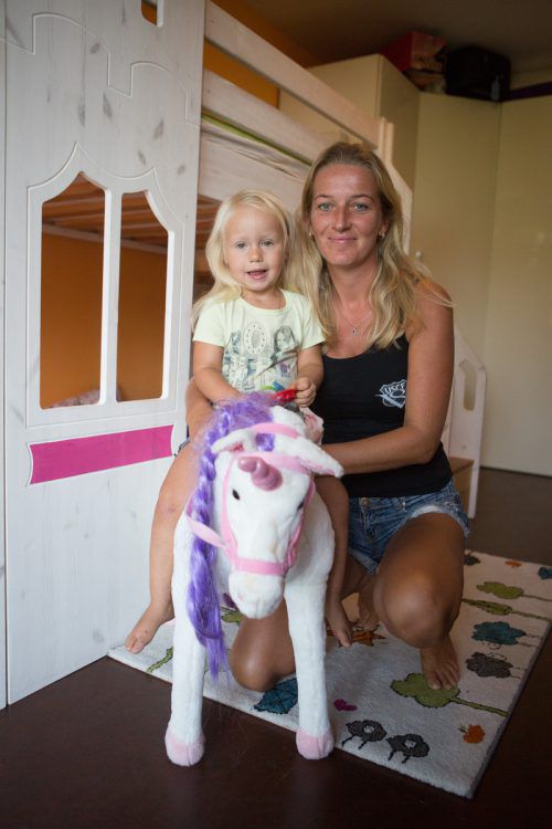 „Wir sind ein gutes Team und haben viel Spaß miteinander“, sagt Mama Heike über sich und ihre Tochter Emilia.  Foto: VN/Hartinger