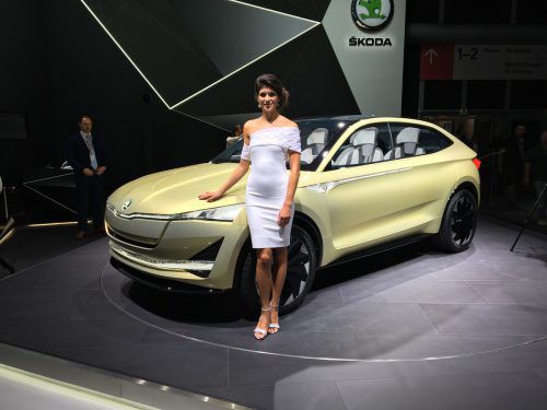 Auch die VW-Tochter Skoda gibt in Frankfurt mit der Studie Vision E einen Ausblick auf ein zukünftiges Elektromodell. Technisch können sich die Tschechen bei den neuesten Entwicklungen des Konzerns bedienen. So verfügt die Studie über zwei E-Motoren mit 306 PS Leistung. Die Reichweite gibt Skoda mit bis zu 500 Kilometern an.