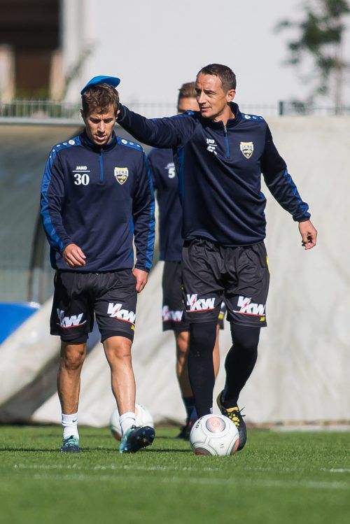 Auch im Training für einen Spaß zu haben. Hannes Aigner (r.) mit Stefan Nutz. Steurer