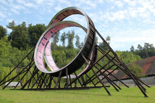 Bildstein/Glatz platzierten einen knapp 15 Meter hohen Doppellooping. Foto: AG