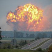 Evakuierungen nach Brand in ukrainischem Munitionsdepot