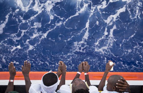 Bis zu 98.000 Flüchtlinge haben heuer Italien erreicht. In den Sommermonaten ging ihre Zahl zurück. Bisher wurden nur wenige umverteilt. 