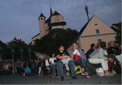 Das Open-Air-Kino „Filme unter Sternen“ auf dem Marktplatz in Rankweil.