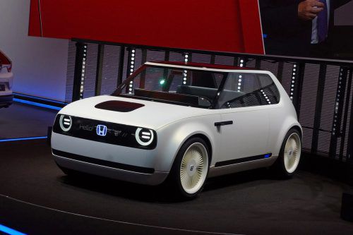 Der heimliche Star der IAA kommt aus Japan. Das EV Concept von Honda begeistert die Fachpresse.