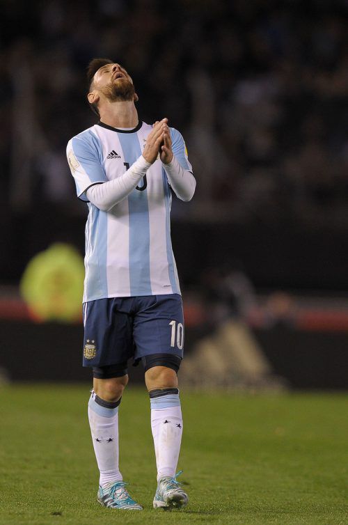 Der Traum vom Weltmeistertitel könnte sich für Lionel Messi bereits schon frühzeitig erledigen. In den letzten zwei Partien steht Argentinien mit dem Rücken zur Wand. Reuters