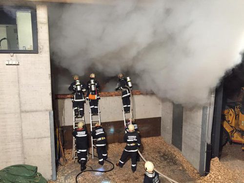 Die Feuerwehr war mit Atemschutz im Einsatz.  OF Gaschurn