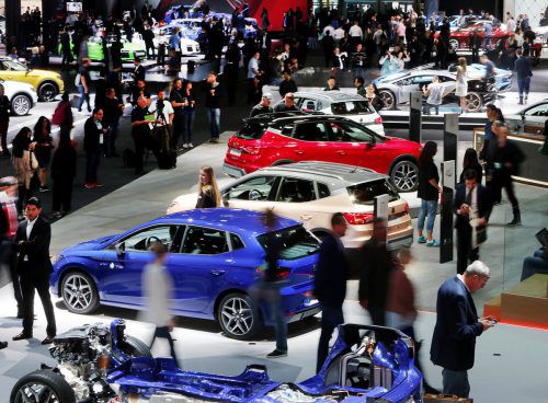 Die IAA 2017 wird ein Publikumsmagnet. Die Veranstalter rechnen bis 24. September mit über 900.000 Besuchern. Allerdings gibt es für sie weniger zu sehen als in den letzten Jahren. So haben einige große Marken wie Peugeot, Nissan, Fiat, Alfa, Jeep und Volvo abgesagt. Auch Tesla ist in Frankfurt nicht vertreten.